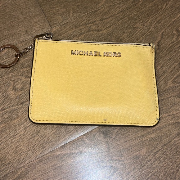 Michael Kors Handbags - Michael Kors Jet Set Travel Coin Pouch with ID & Key Holder Wallet